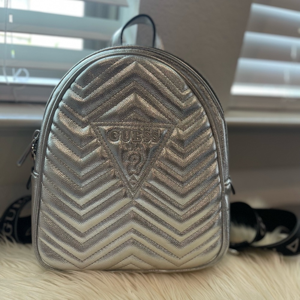 GUESS ZANA Sliver‎ Backpack - Picture 3 of 9